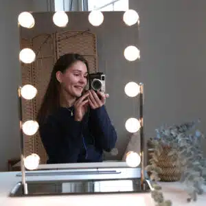 FlinQ Design Hollywood LED Makeup Mirror - Image 7